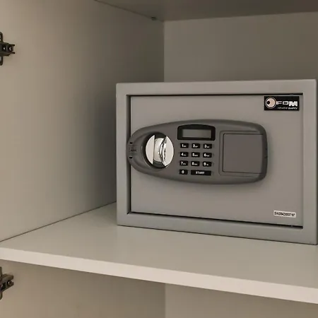 Escape - Waterfront Bw Aqua * Белград